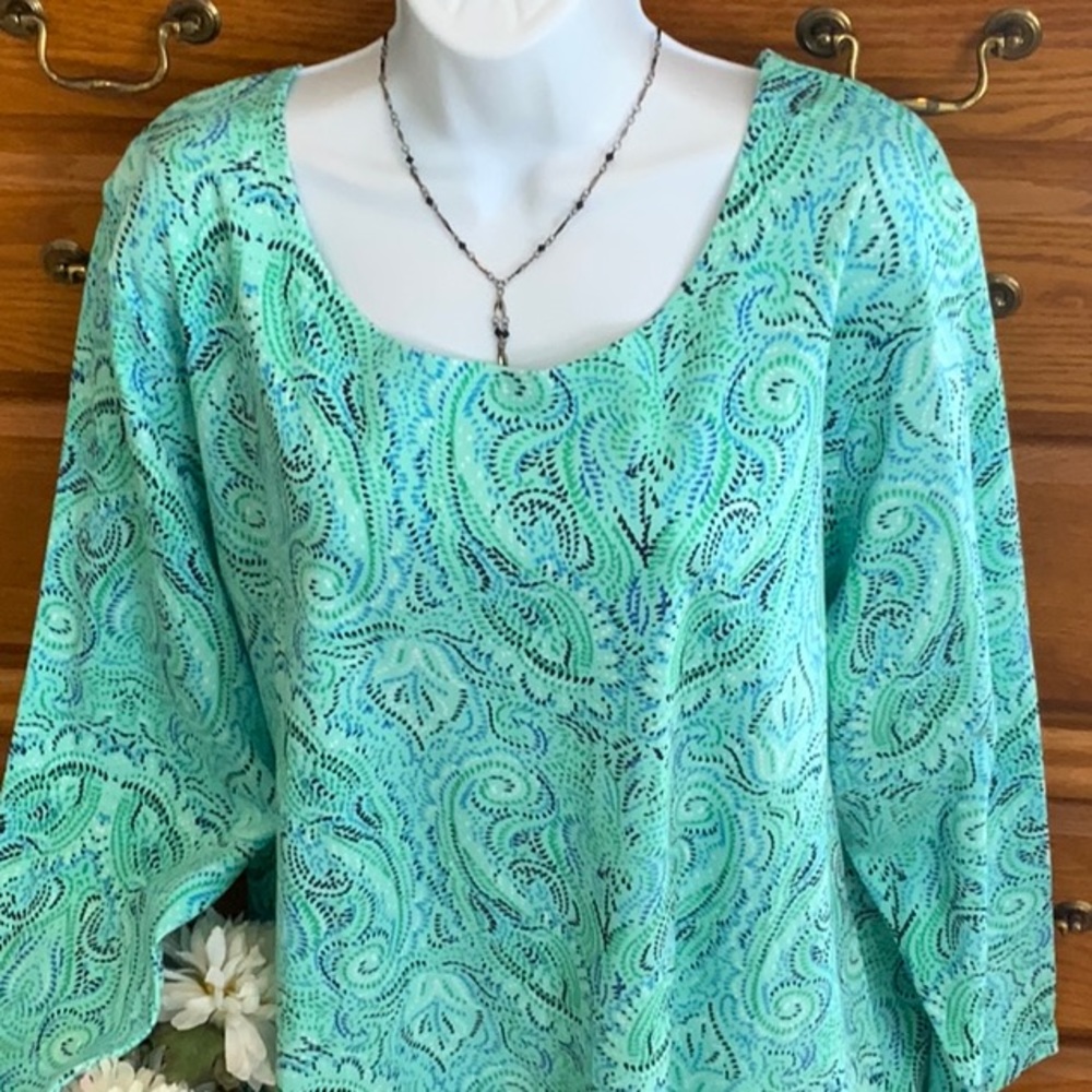 Green Top By Alexa Rae NWT - Picture 3 of 10